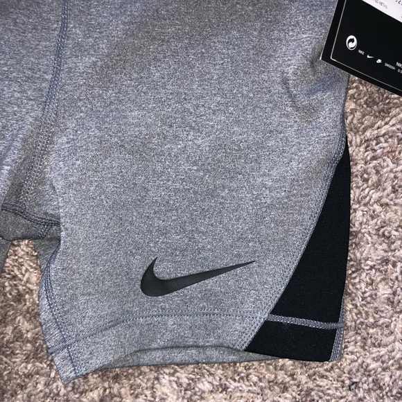 Nike pro shorts - Picture 3 of 3